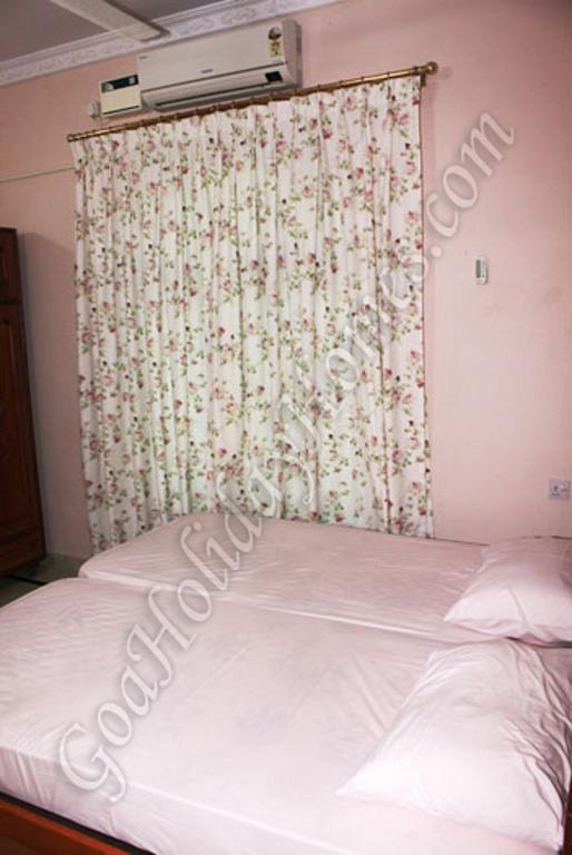 Shalom Dream Home Candolim Rum bild
